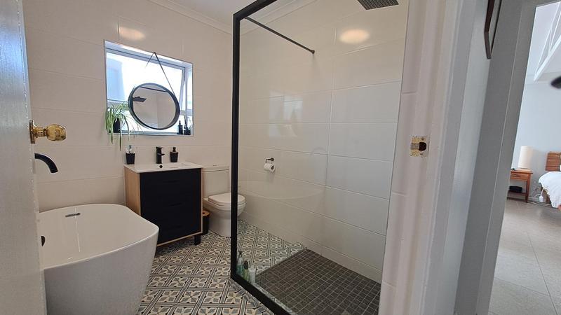 5 Bedroom Property for Sale in Stilbaai Wes Western Cape